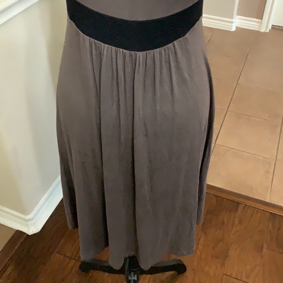 Soprano tan and black color block sleeveless dress. Small - Picture 11 of 17